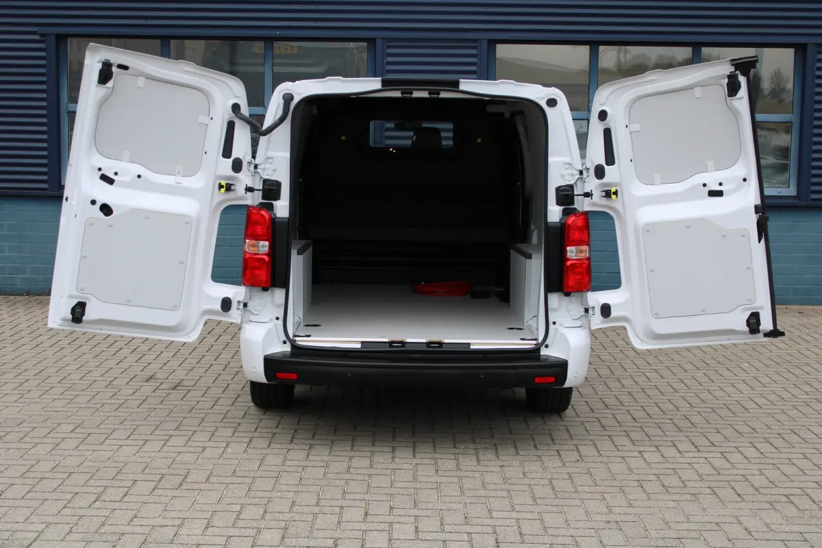 L3 75 kWh SoH 95% | tot 8 jaar garantie | CAMERA | DRAADLOOS CARPLAY | BETIMMERING | LED | 17" LM VELGEN | COMFORT WAND |