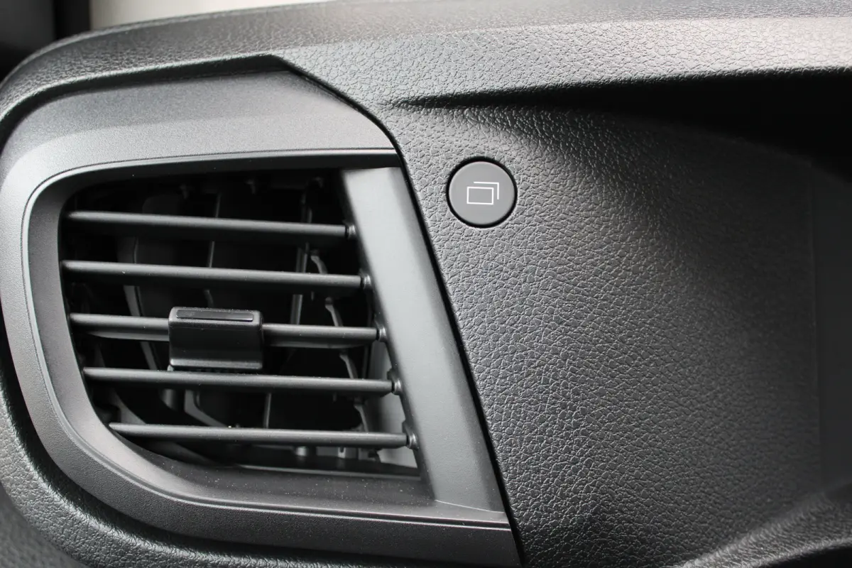L3 75 kWh SoH 95% | tot 8 jaar garantie | CAMERA | DRAADLOOS CARPLAY | BETIMMERING | LED | 17" LM VELGEN | COMFORT WAND |