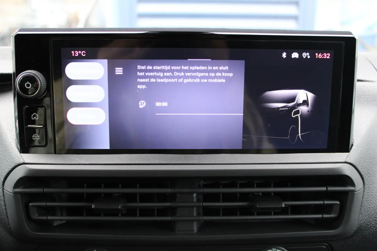 L3 75 kWh SoH 95% | tot 8 jaar garantie | CAMERA | DRAADLOOS CARPLAY | BETIMMERING | LED | 17" LM VELGEN | COMFORT WAND |