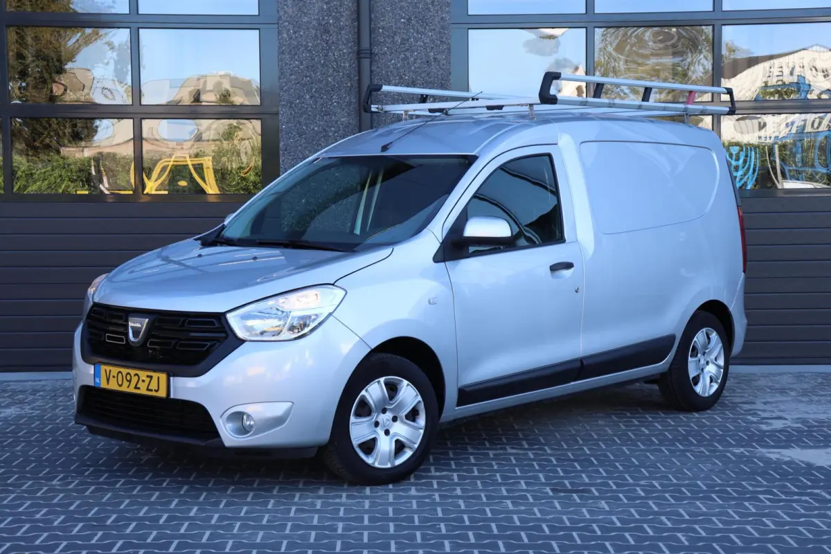 bestel 1.5 dCi l NAVI l IMPERIAAL l AIRCO l TREKHAAK