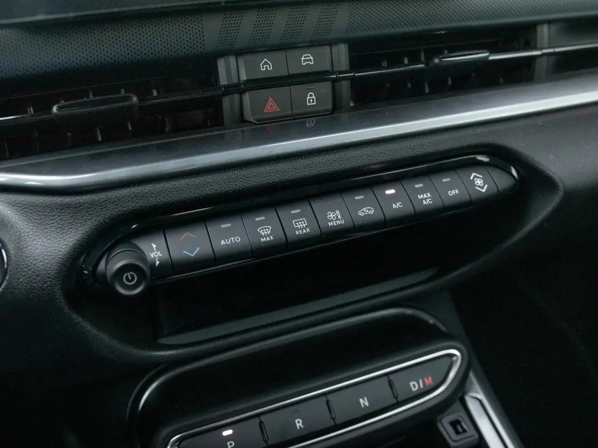 1.2 Hybrid Sport | Navi | Cinema Black l Camera l Stoelverwarming en massage
