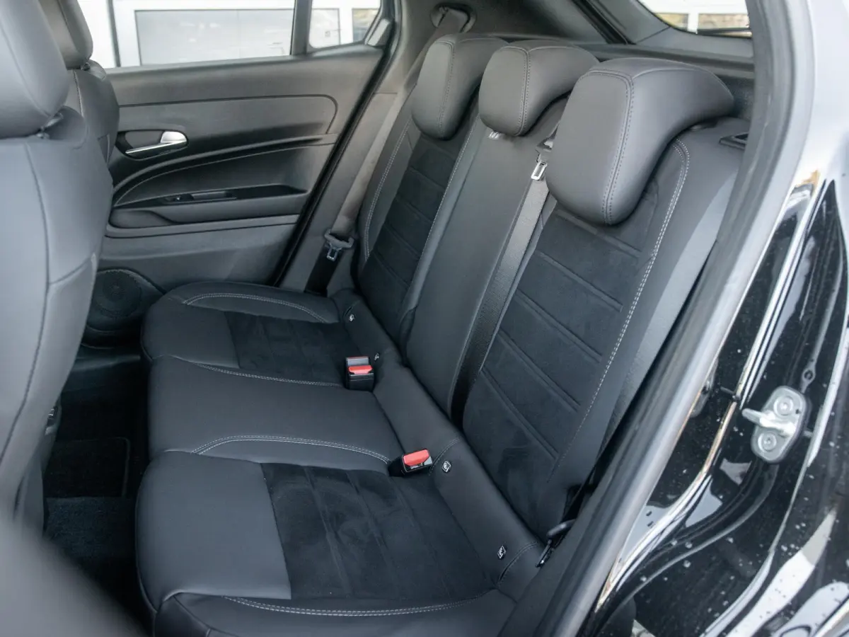 1.2 Hybrid Sport | Navi | Cinema Black l Camera l Stoelverwarming en massage