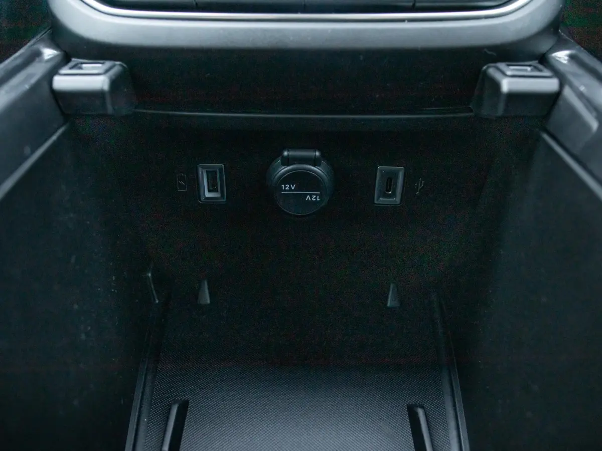 1.2 Hybrid Sport | Navi | Cinema Black l Camera l Stoelverwarming en massage