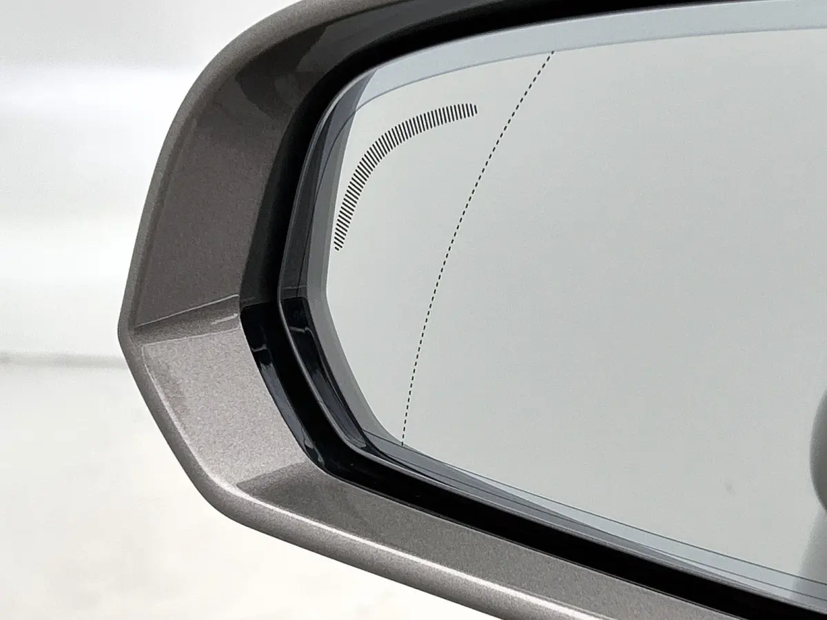 2.0 B4 Momentum Pro | 360 CAMERA  | APPLE CARPLAY - ANDROID AUTO | STOELVERWARMING | DODEHOEK | ELEKTRISCHE KOFFERKLEP | TREKHAAK | LEDEREN INTERIEUR | PARKEERSENSOREN | KEYLESS | CLIMATE CO