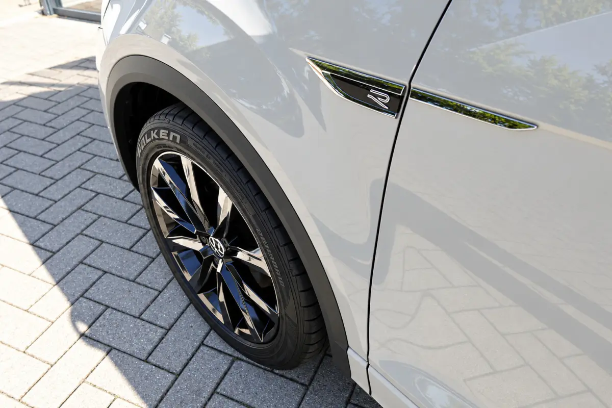 1.5 TSI R-Line PANO BEATS ASCOT GREY VOL