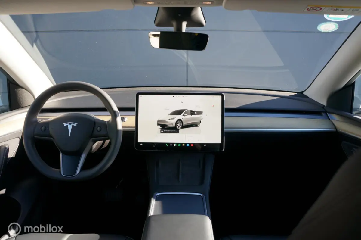 RWD 58 kWh Premium Leather FSD Pano Trekhaak !