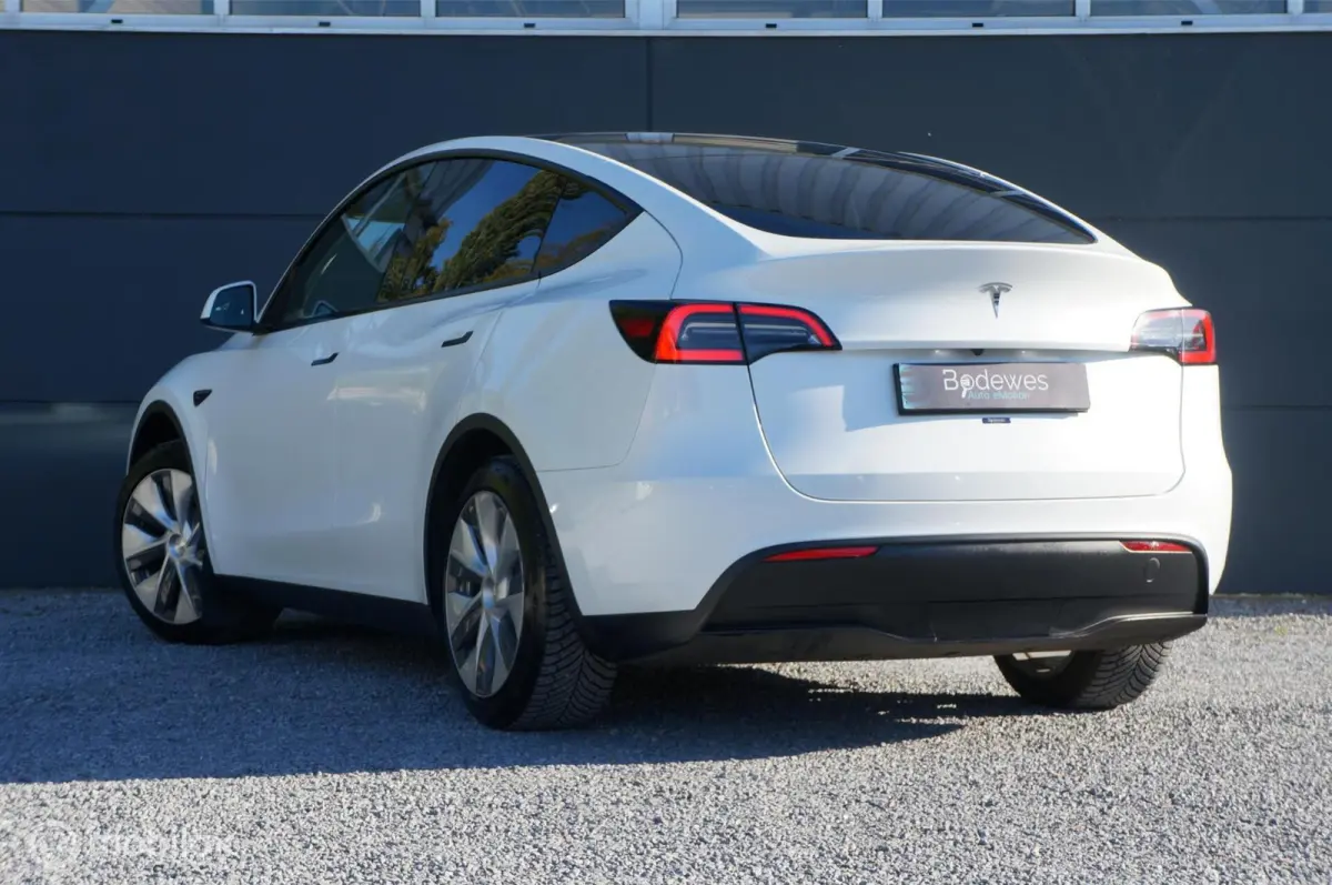 RWD 58 kWh Premium Leather FSD Pano Trekhaak !