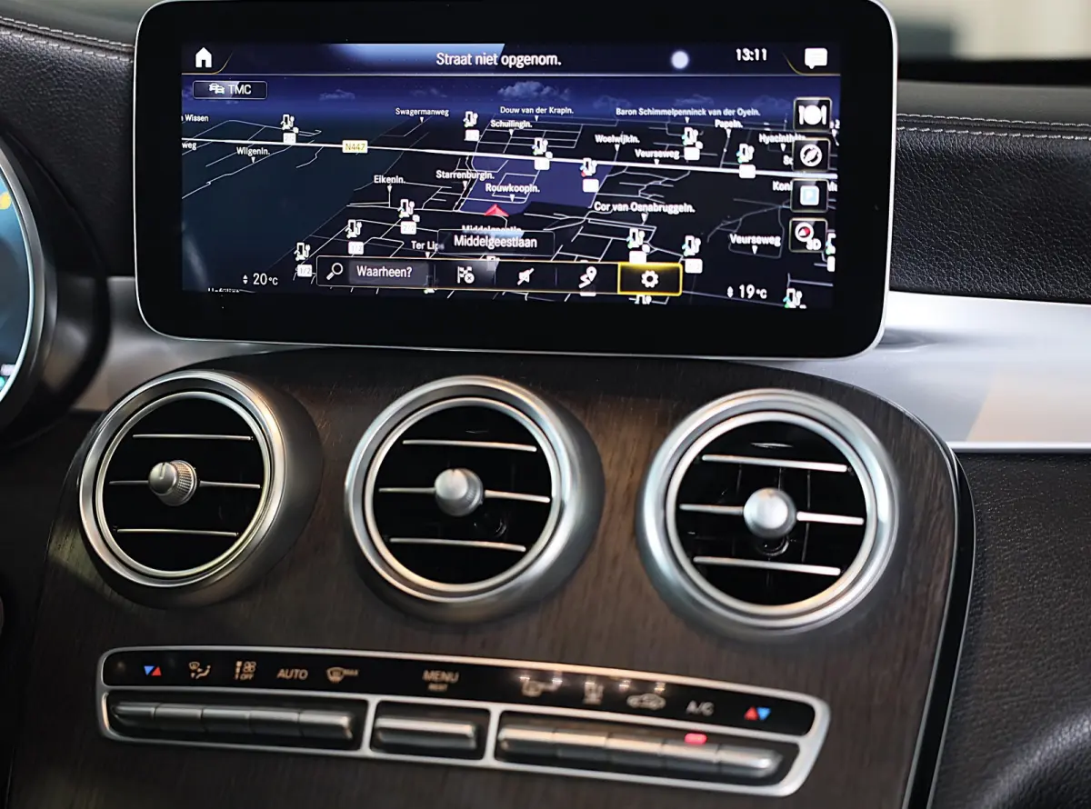 4MATIC AMG 63 Look / Digital Cockpit / Camera / Cruise Control / Augmented Reality / Open Pano / 21