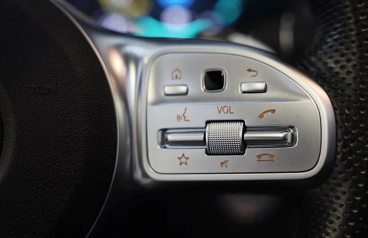 4MATIC AMG 63 Look / Digital Cockpit / Camera / Cruise Control / Augmented Reality / Open Pano / 21