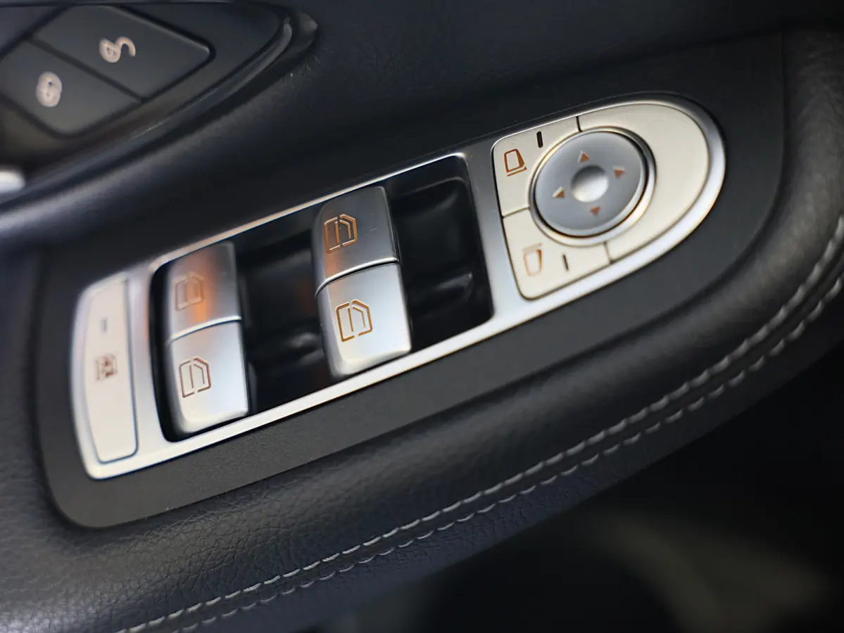 4MATIC AMG 63 Look / Digital Cockpit / Camera / Cruise Control / Augmented Reality / Open Pano / 21