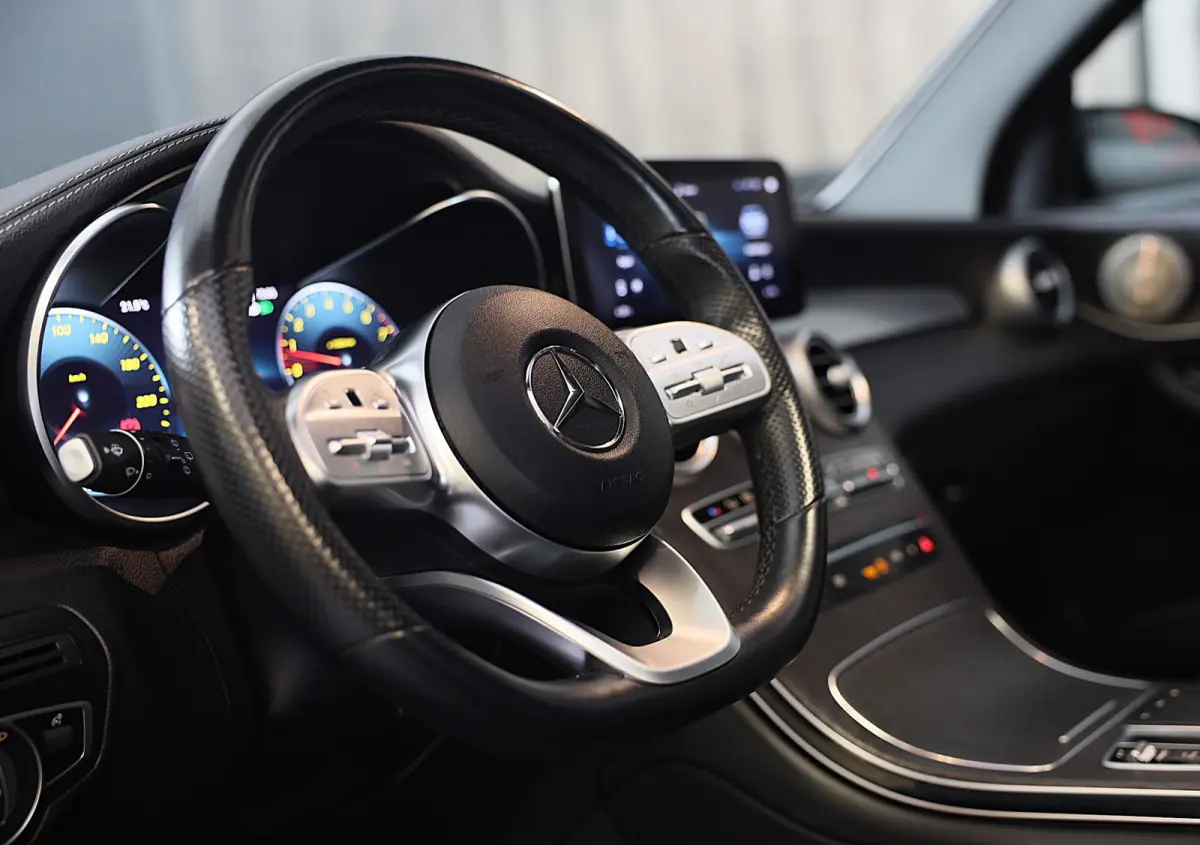 4MATIC AMG 63 Look / Digital Cockpit / Camera / Cruise Control / Augmented Reality / Open Pano / 21