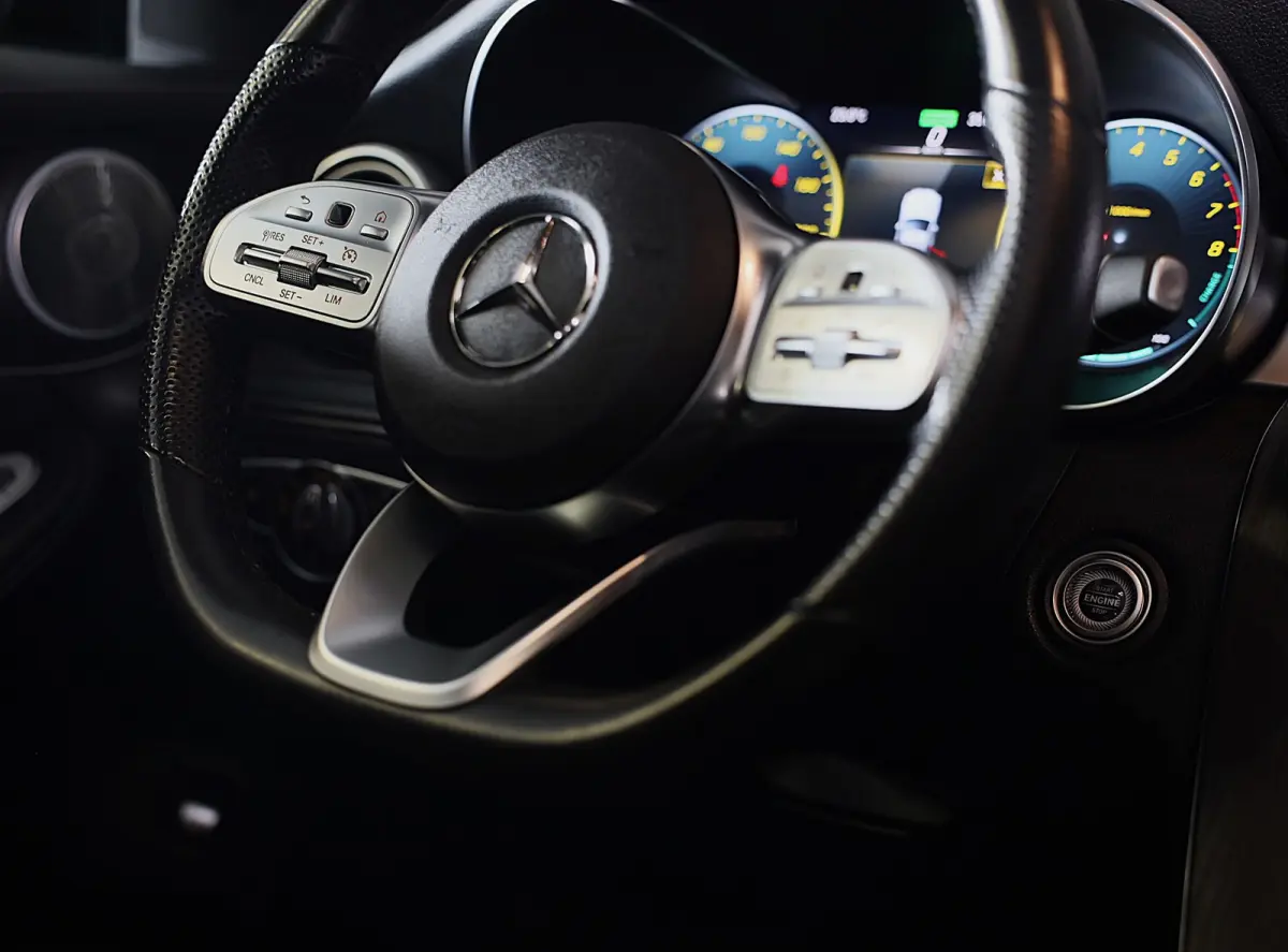 4MATIC AMG 63 Look / Digital Cockpit / Camera / Cruise Control / Augmented Reality / Open Pano / 21