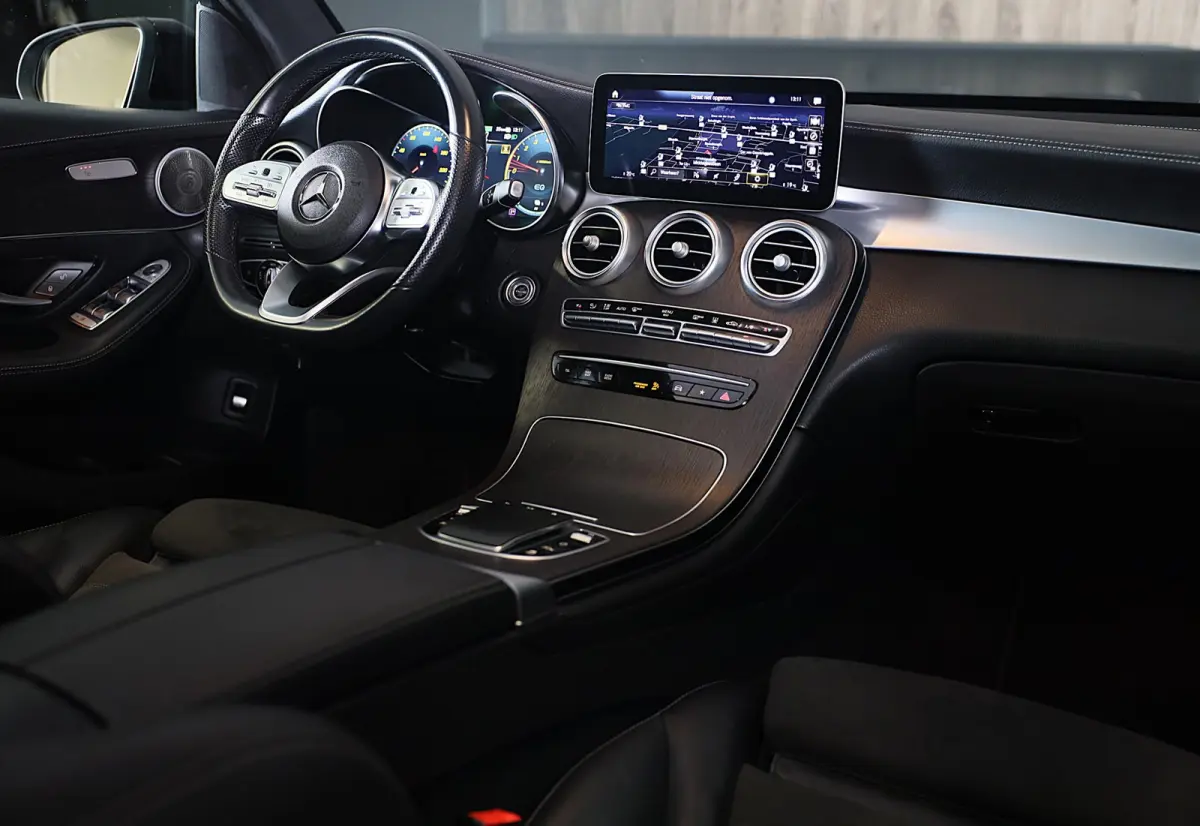 4MATIC AMG 63 Look / Digital Cockpit / Camera / Cruise Control / Augmented Reality / Open Pano / 21