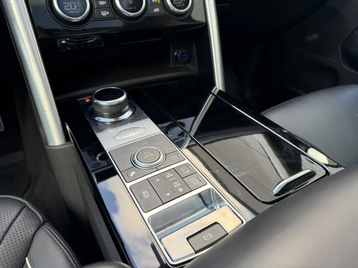 3.0 Td6 HSE Luxury 7persoons ACC LED Panoramadak Trekhaak Carplay Keyless Entry Stoelverwarming Stuurverwarming 3500 KG Trekgewicht! Head-Up Display Koelkastje