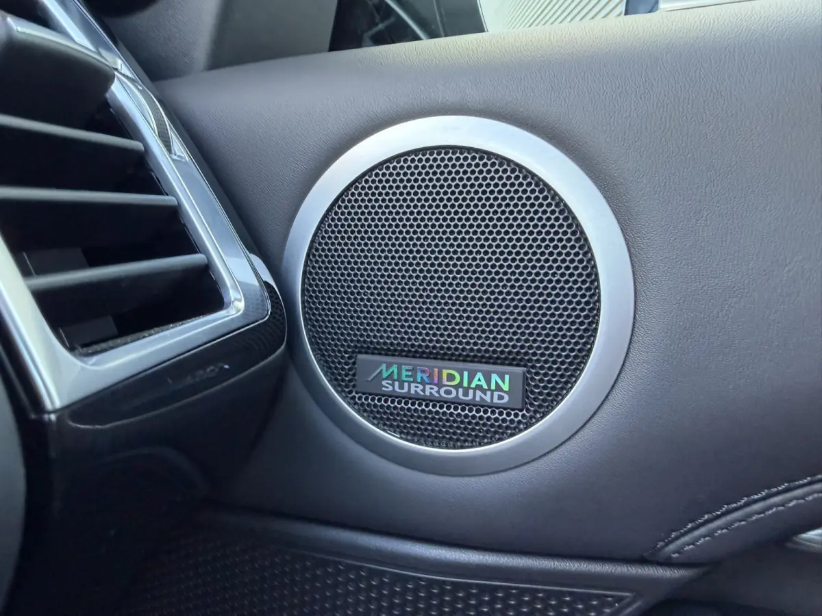 3.0 Td6 HSE Luxury 7persoons ACC LED Panoramadak Trekhaak Carplay Keyless Entry Stoelverwarming Stuurverwarming 3500 KG Trekgewicht! Head-Up Display Koelkastje