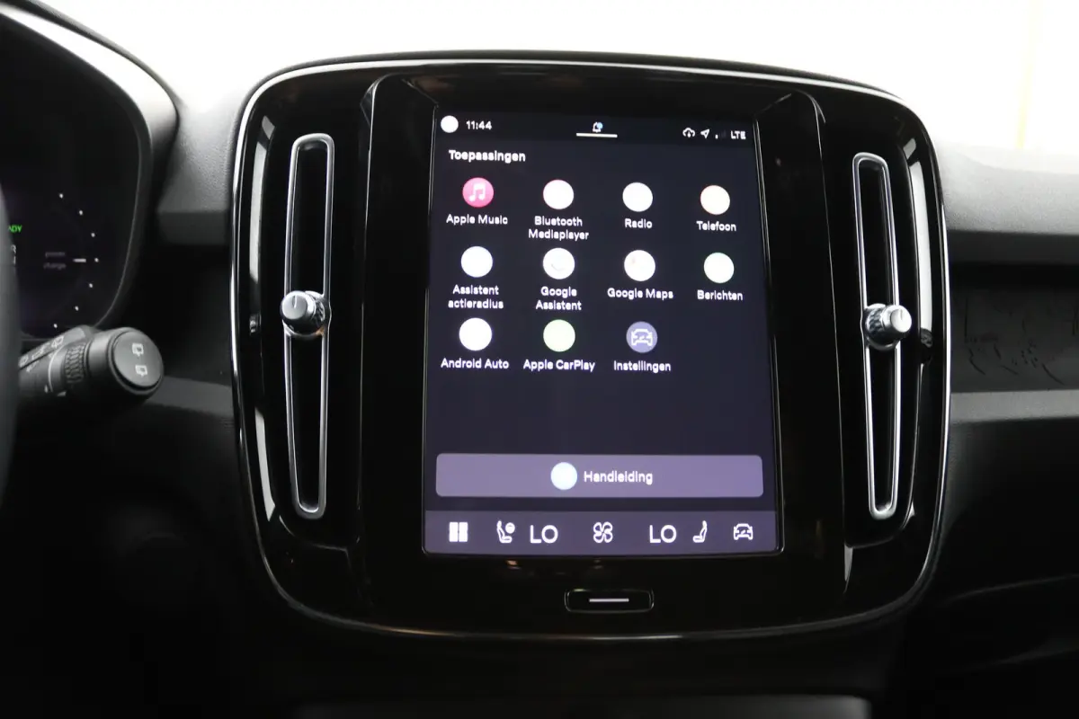 Plus 70 kWh | Camera | 91% SoH |  Keyless | Stoel/ Stuurverwarming | All-Season Banden | Navigatie | CarPlay/Android Auto