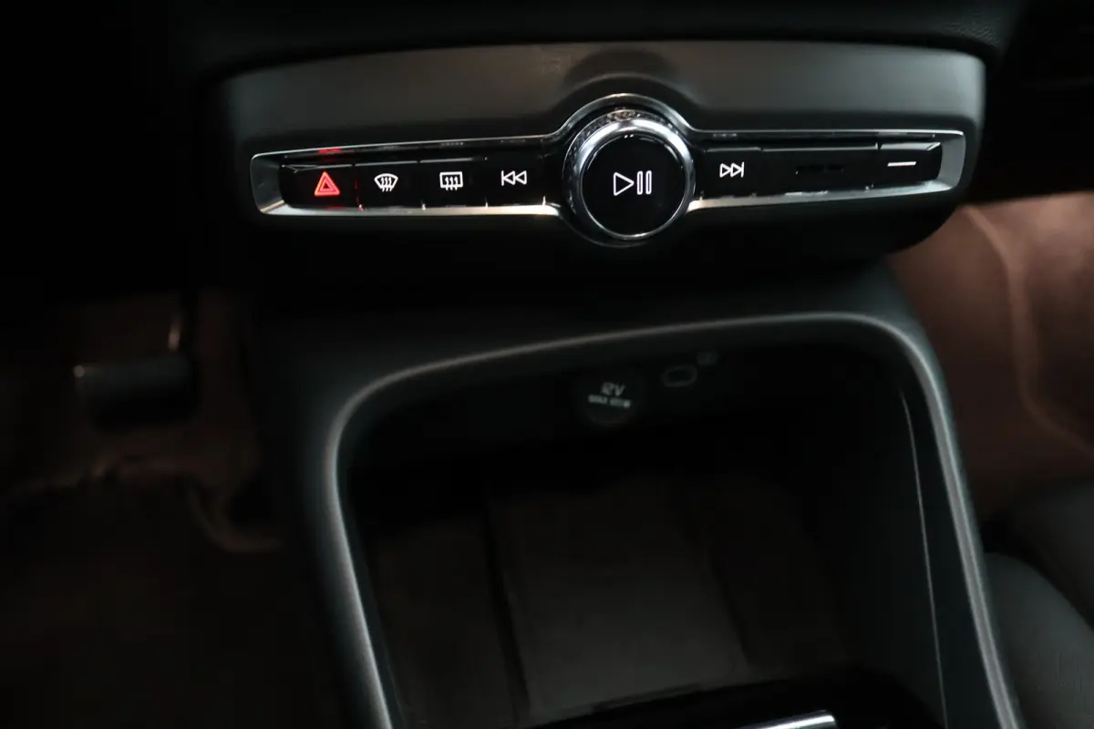 Plus 70 kWh | Camera | 91% SoH |  Keyless | Stoel/ Stuurverwarming | All-Season Banden | Navigatie | CarPlay/Android Auto