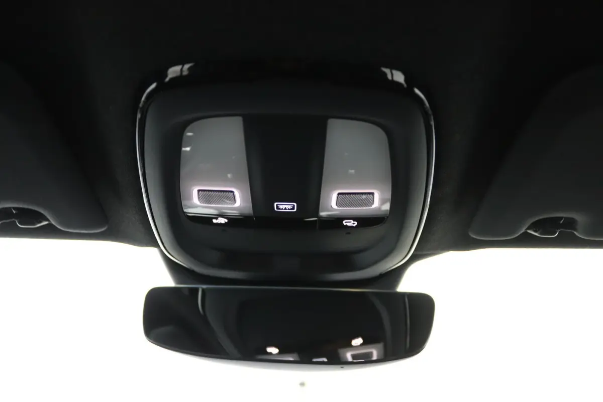 Plus 70 kWh | Camera | 91% SoH |  Keyless | Stoel/ Stuurverwarming | All-Season Banden | Navigatie | CarPlay/Android Auto
