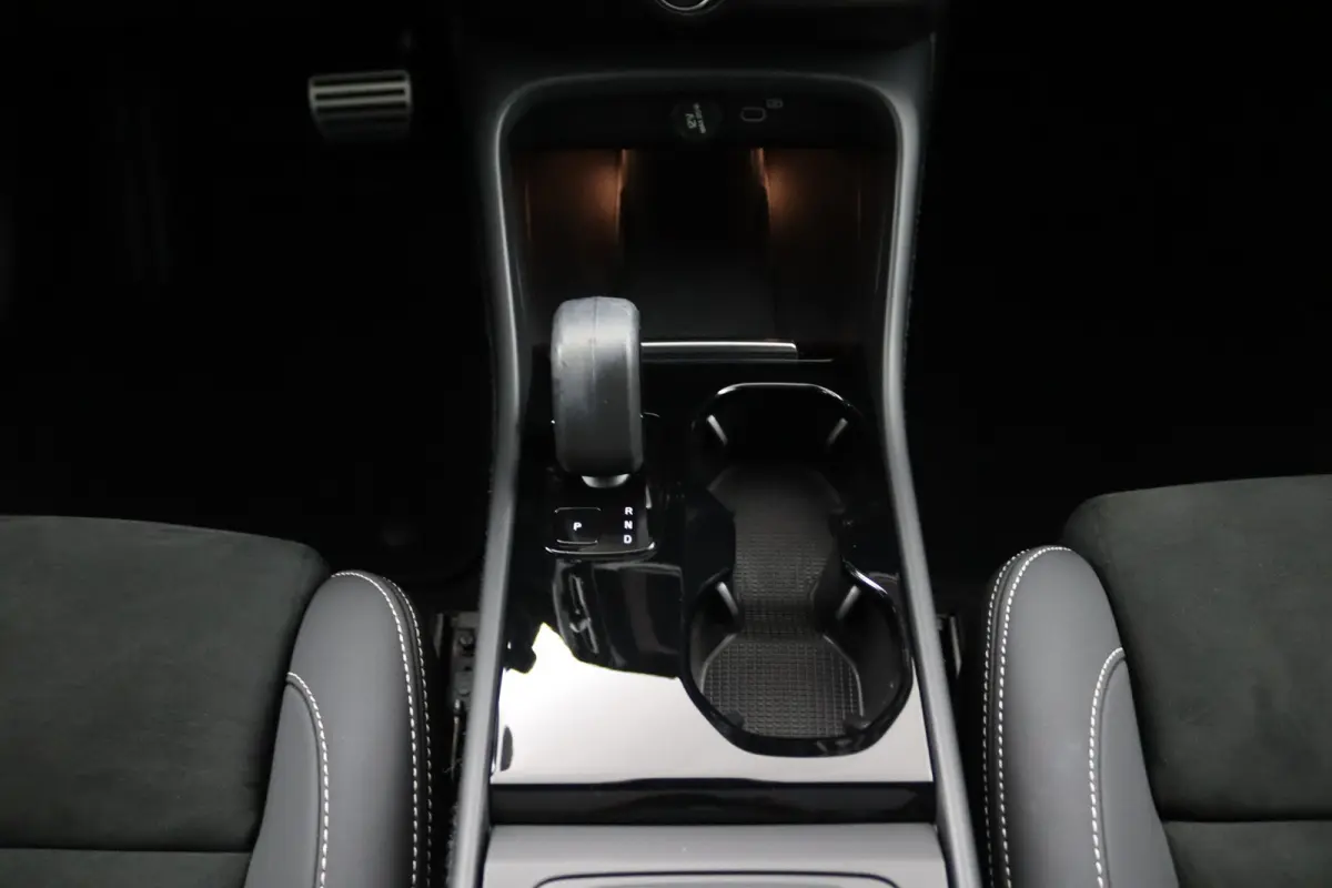 Twin Pro | SoH 94% | Panoramadak | 360 Camera | Elek. Stoel | Harman/Kardon | Adaptive LED | 20 Inch | Luxe Bekleding