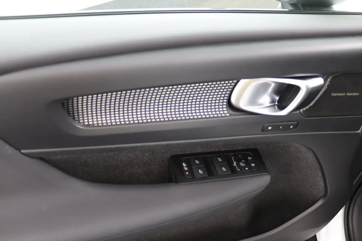 Twin Pro | SoH 94% | Panoramadak | 360 Camera | Elek. Stoel | Harman/Kardon | Adaptive LED | 20 Inch | Luxe Bekleding