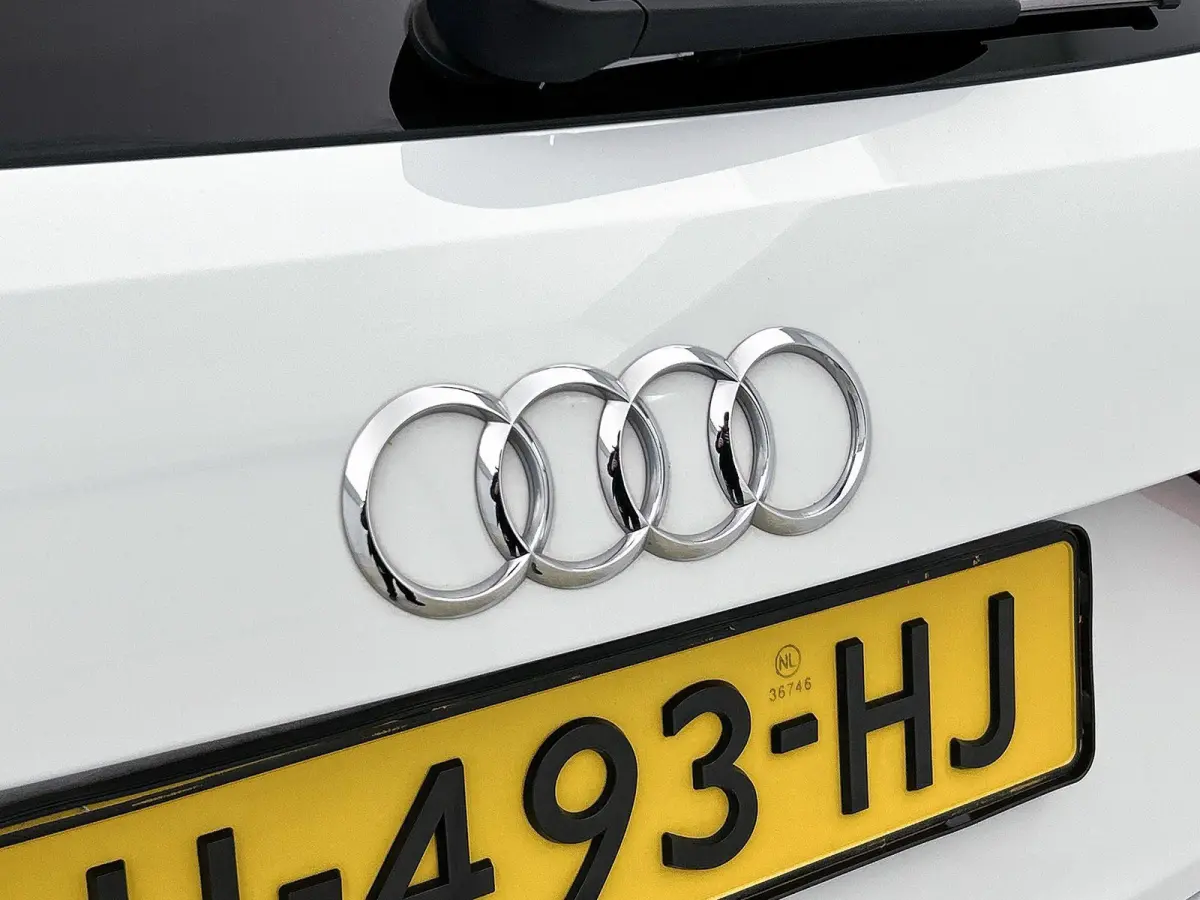 40 TFSI edition one 200 PK | | S-line | Automaat | Navigatie | Keyless | Adaptive Cruise Control | Stoelverwarming | Climate Control | Lichtmetalen velgen |