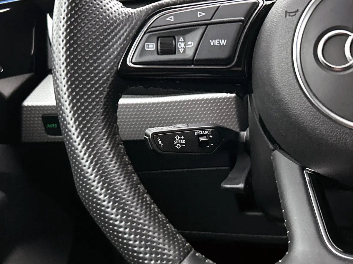 40 TFSI edition one 200 PK | | S-line | Automaat | Navigatie | Keyless | Adaptive Cruise Control | Stoelverwarming | Climate Control | Lichtmetalen velgen |