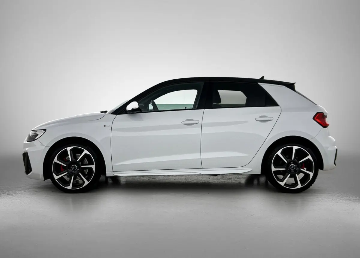 40 TFSI edition one 200 PK | | S-line | Automaat | Navigatie | Keyless | Adaptive Cruise Control | Stoelverwarming | Climate Control | Lichtmetalen velgen |