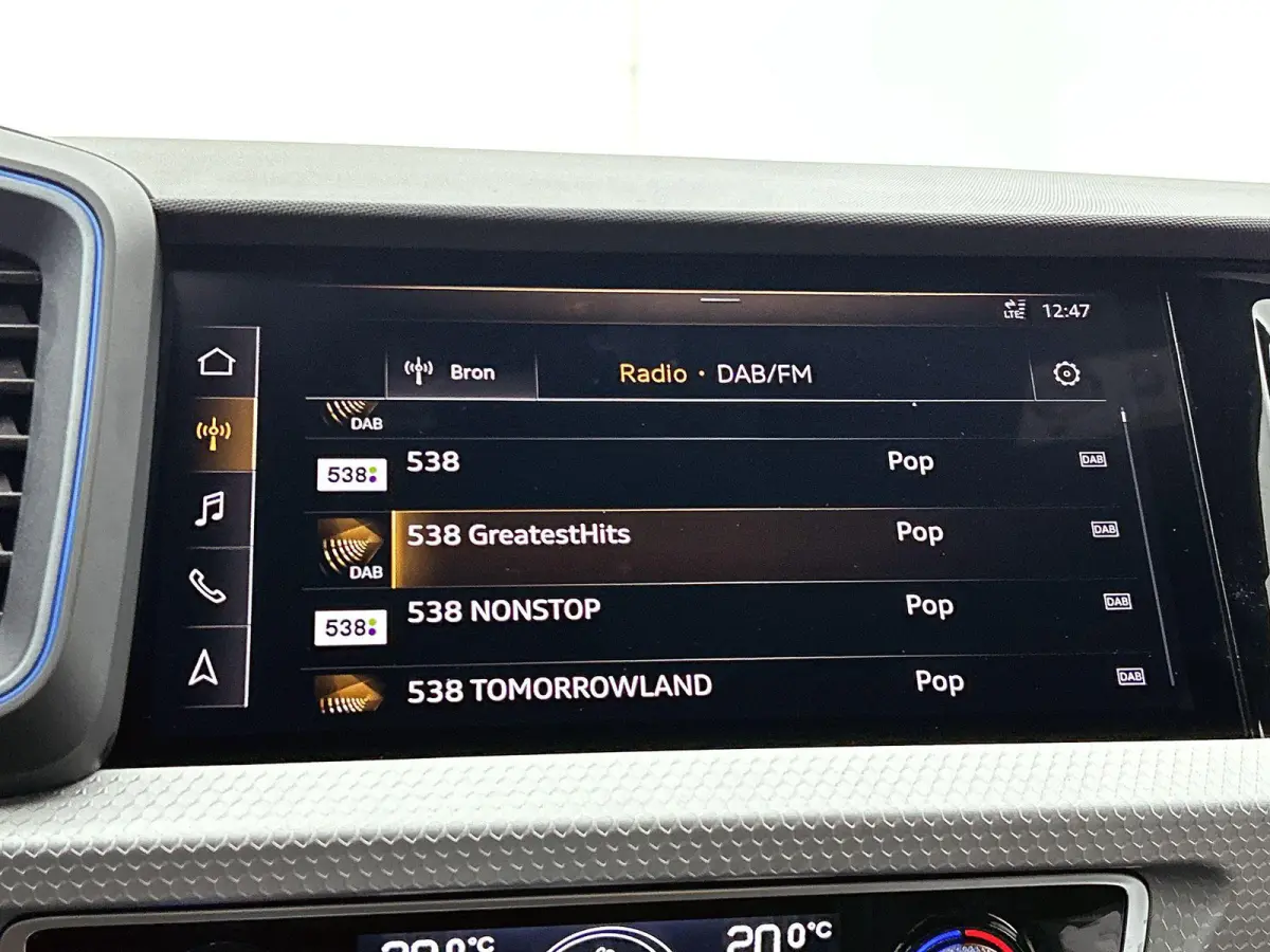 40 TFSI edition one 200 PK | | S-line | Automaat | Navigatie | Keyless | Adaptive Cruise Control | Stoelverwarming | Climate Control | Lichtmetalen velgen |