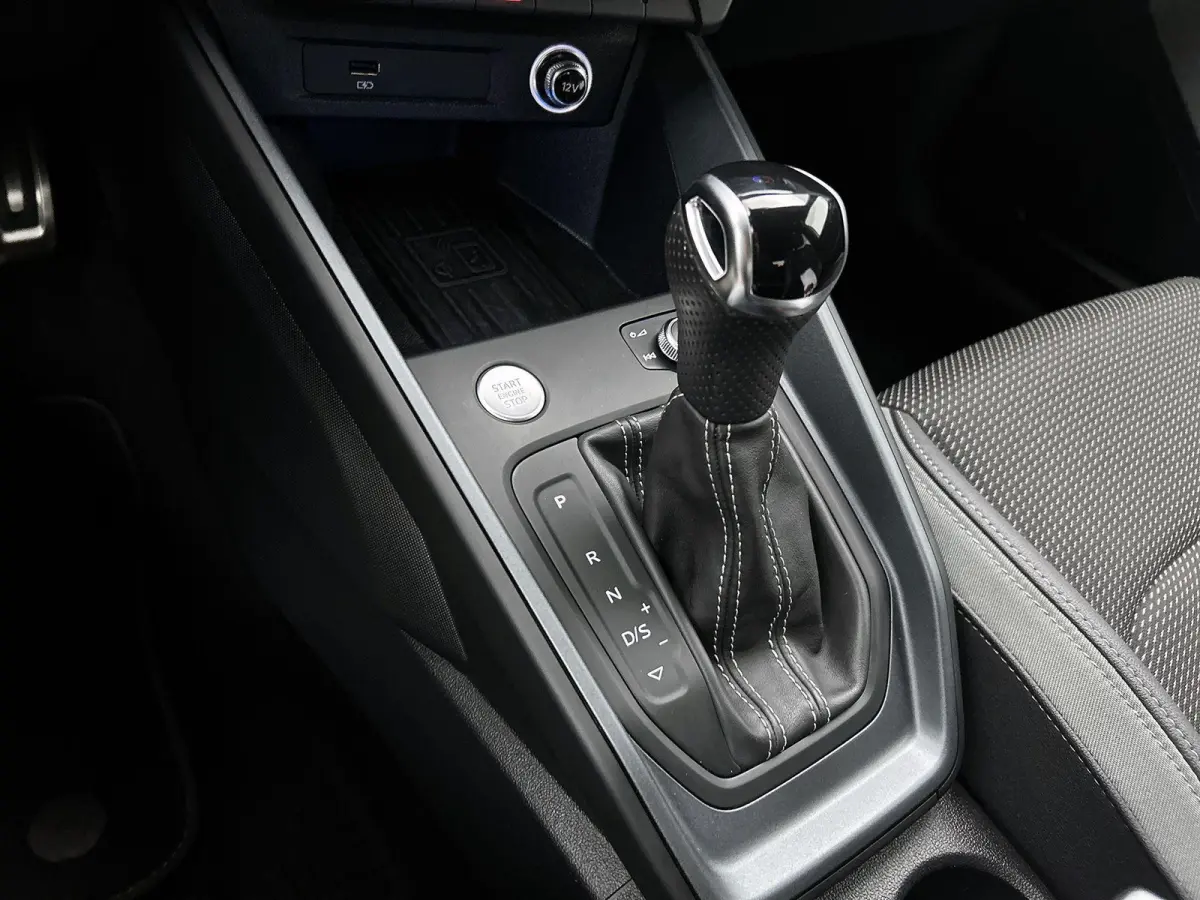40 TFSI edition one 200 PK | | S-line | Automaat | Navigatie | Keyless | Adaptive Cruise Control | Stoelverwarming | Climate Control | Lichtmetalen velgen |
