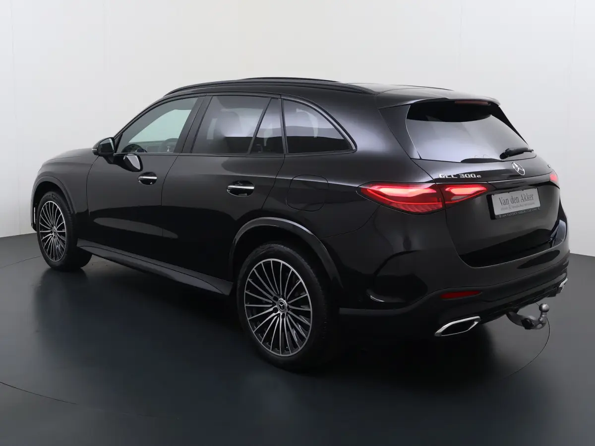 AMG 4Matic // Trekhaak // Memory // 360 Camera // Panoramadak // Digital Light // Night pakket // Keyless // Augmented