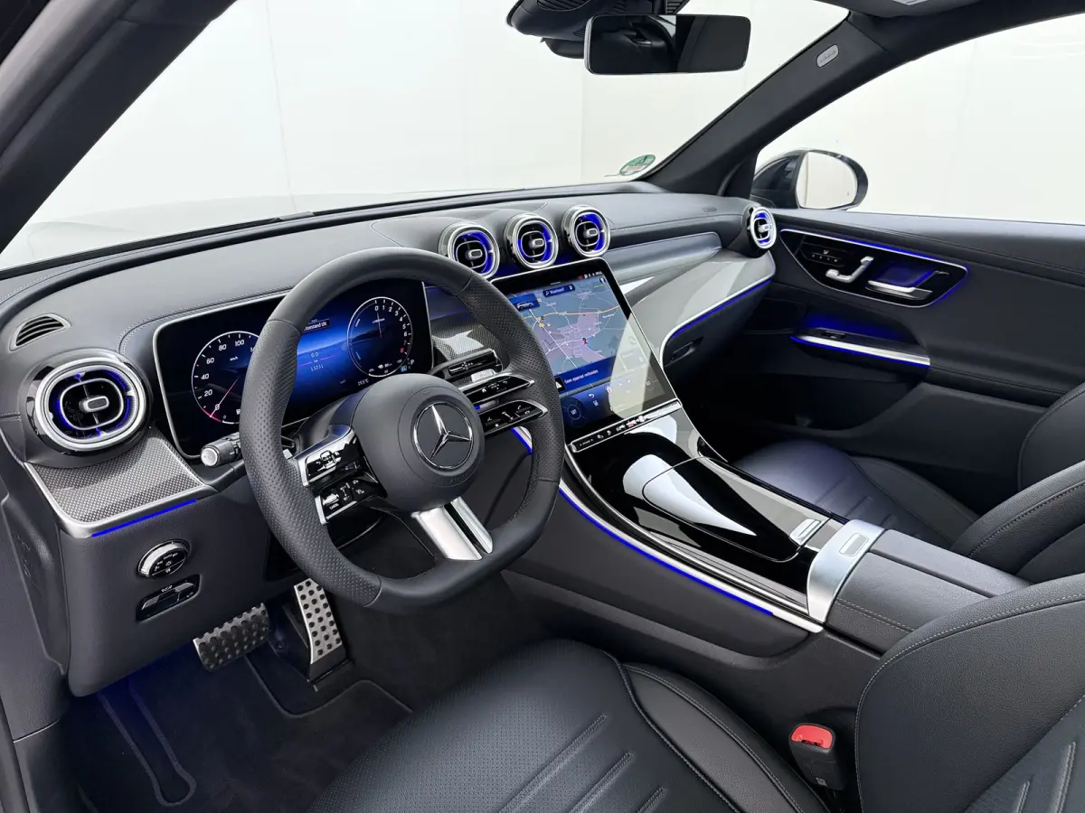 AMG 4Matic // Trekhaak // Memory // 360 Camera // Panoramadak // Digital Light // Night pakket // Keyless // Augmented