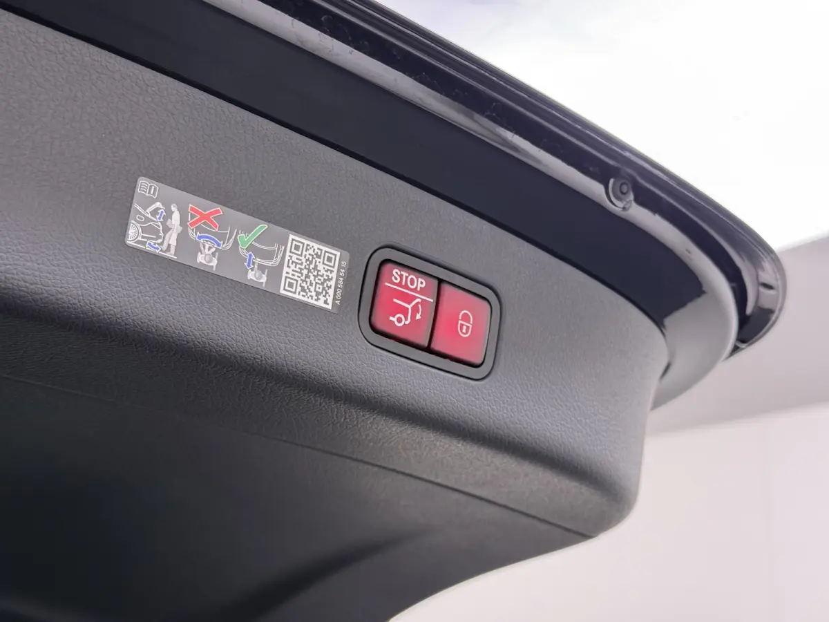 AMG 4Matic // Trekhaak // Memory // 360 Camera // Panoramadak // Digital Light // Night pakket // Keyless // Augmented