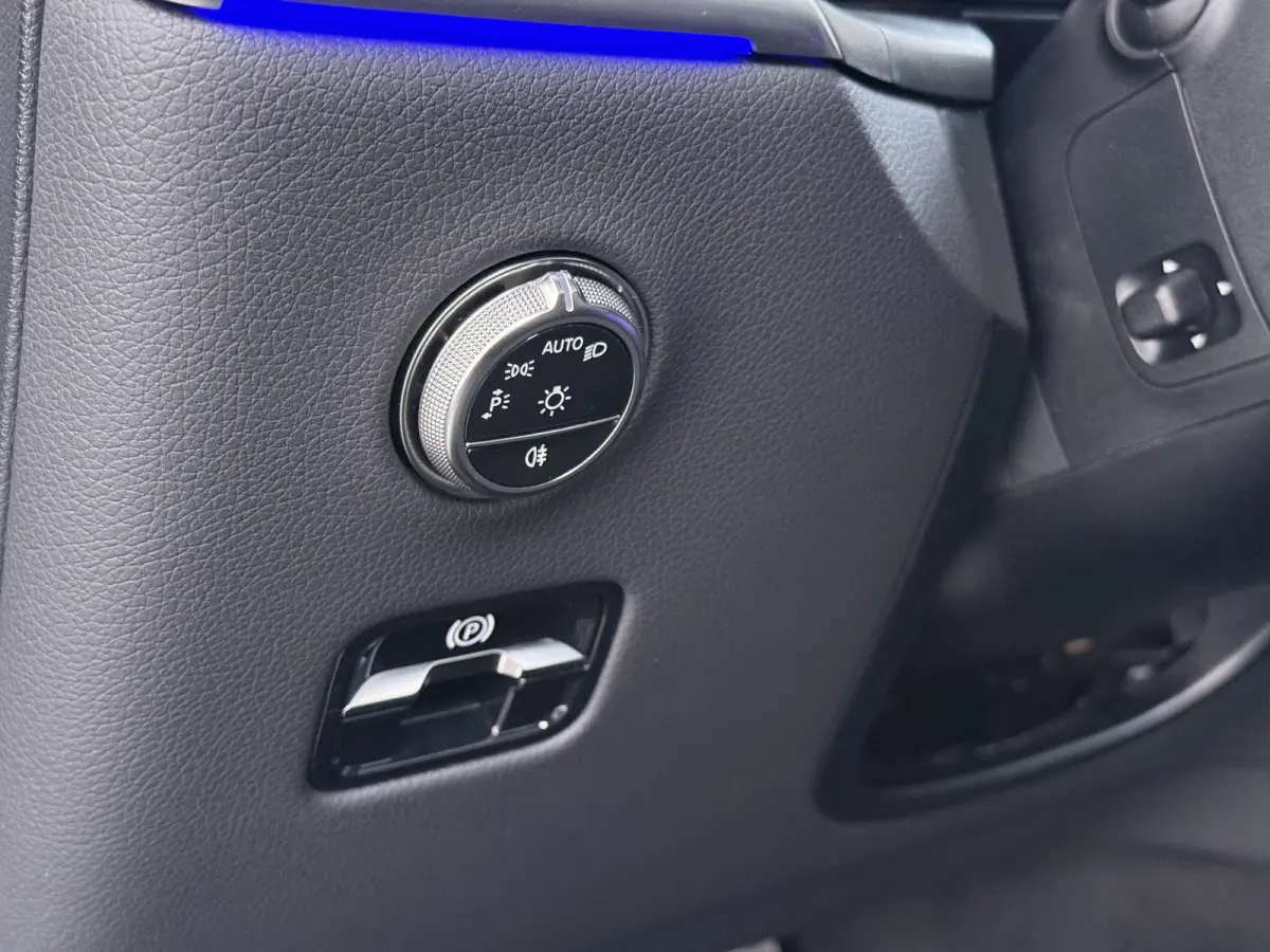 AMG 4Matic // Trekhaak // Memory // 360 Camera // Panoramadak // Digital Light // Night pakket // Keyless // Augmented