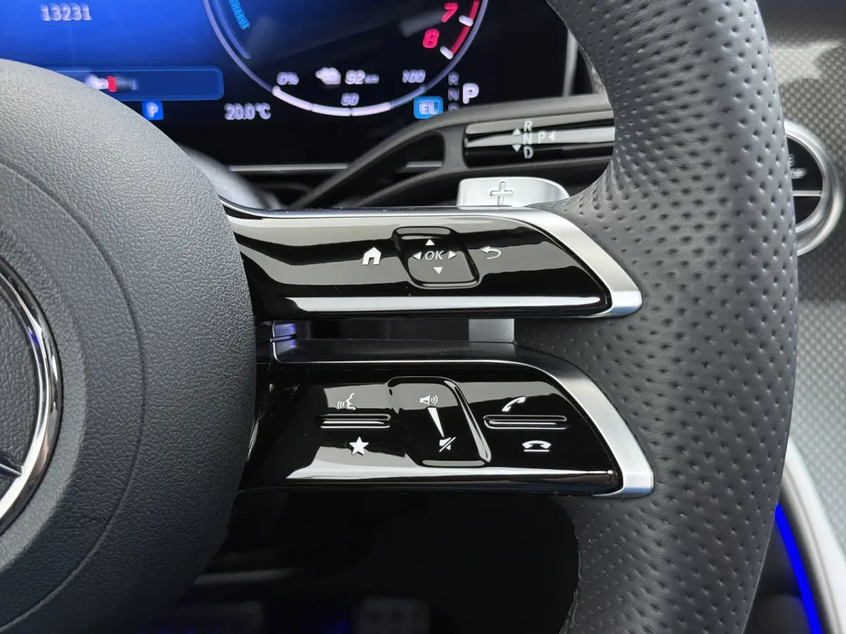 AMG 4Matic // Trekhaak // Memory // 360 Camera // Panoramadak // Digital Light // Night pakket // Keyless // Augmented