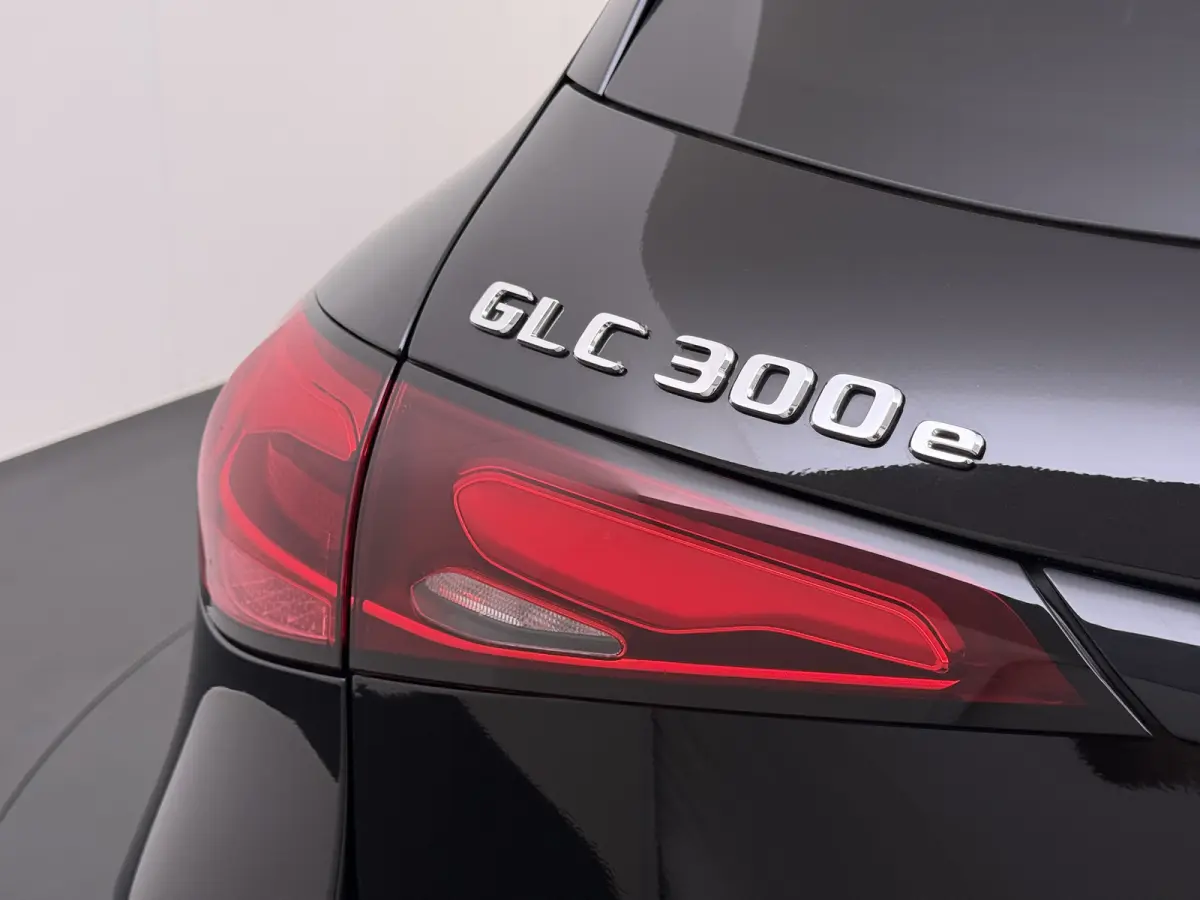AMG 4Matic // Trekhaak // Memory // 360 Camera // Panoramadak // Digital Light // Night pakket // Keyless // Augmented