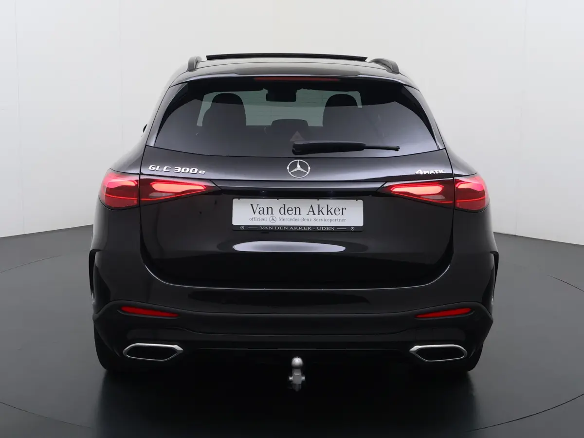 AMG 4Matic // Trekhaak // Memory // 360 Camera // Panoramadak // Digital Light // Night pakket // Keyless // Augmented