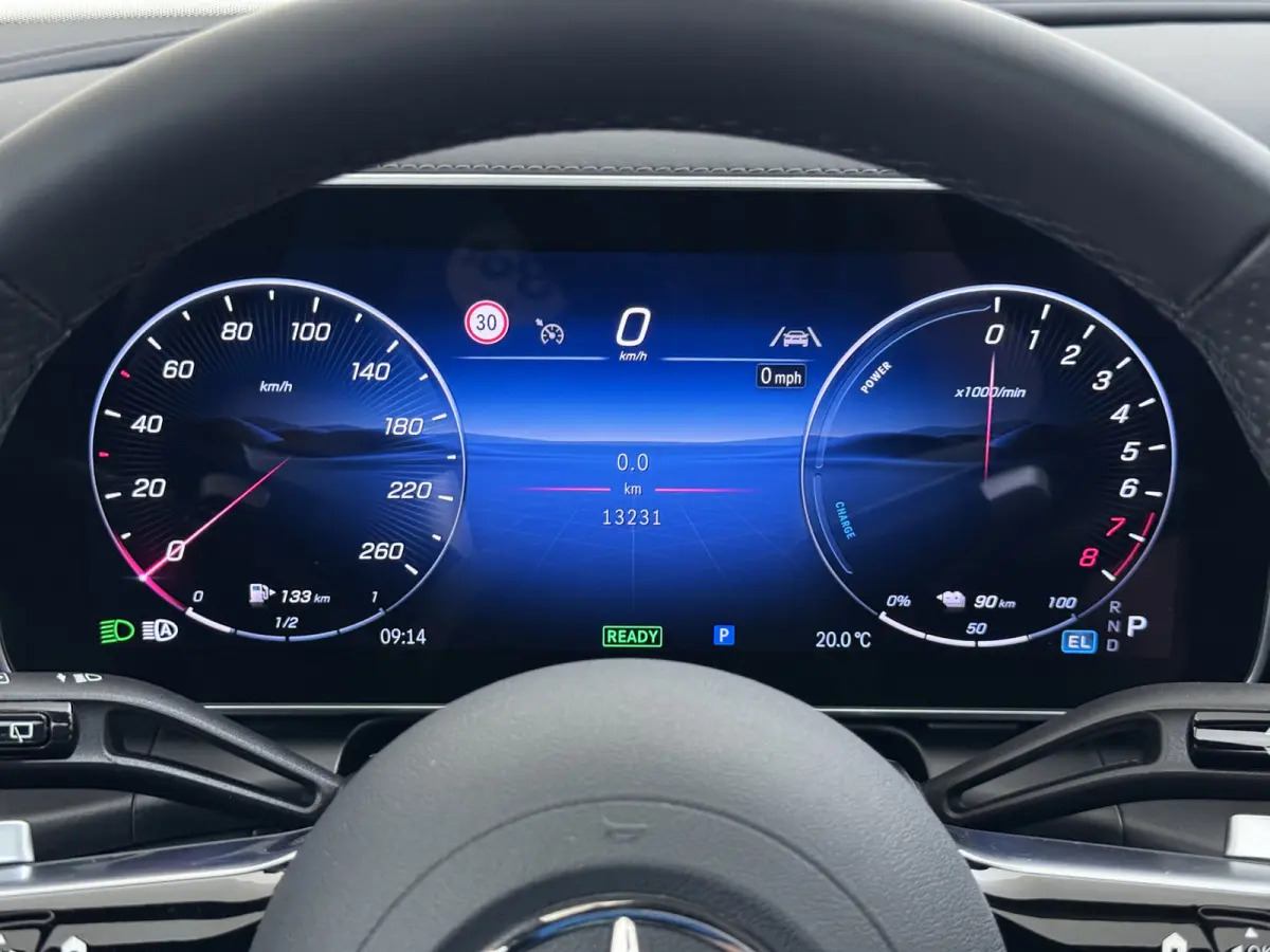 AMG 4Matic // Trekhaak // Memory // 360 Camera // Panoramadak // Digital Light // Night pakket // Keyless // Augmented