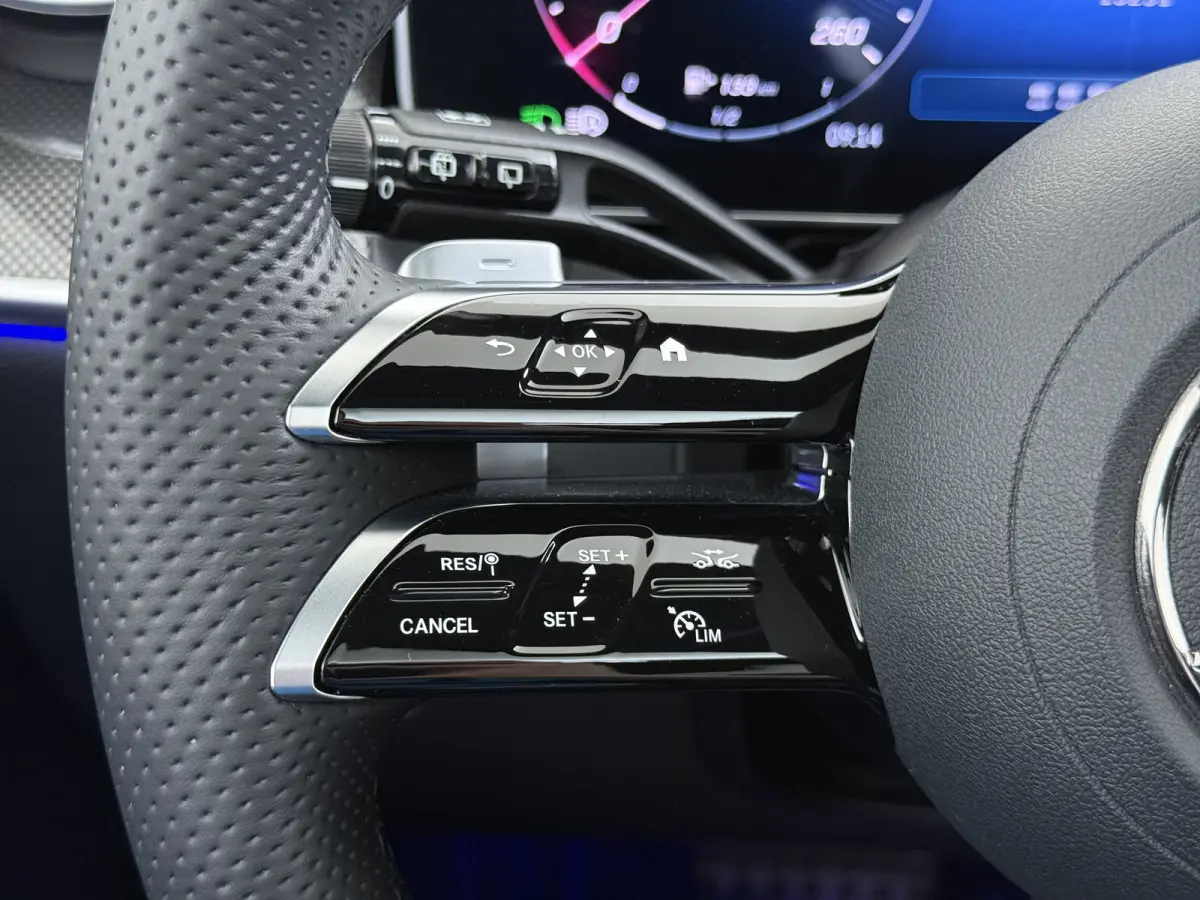 AMG 4Matic // Trekhaak // Memory // 360 Camera // Panoramadak // Digital Light // Night pakket // Keyless // Augmented