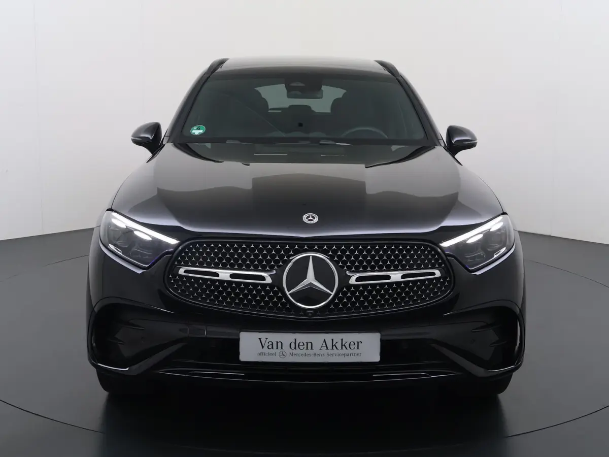 AMG 4Matic // Trekhaak // Memory // 360 Camera // Panoramadak // Digital Light // Night pakket // Keyless // Augmented
