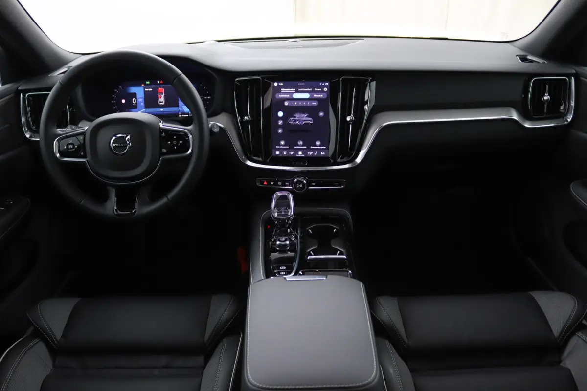 T8 Plug-in hybrid AWD Plus Dark | Soh 100% | Trekhaak | Panoramadak | 360 Camera | Harman/Kardon | CarPlay/Android Auto | Elek. Stoelen |  Keyless | Stoel/ Stuurverwarming