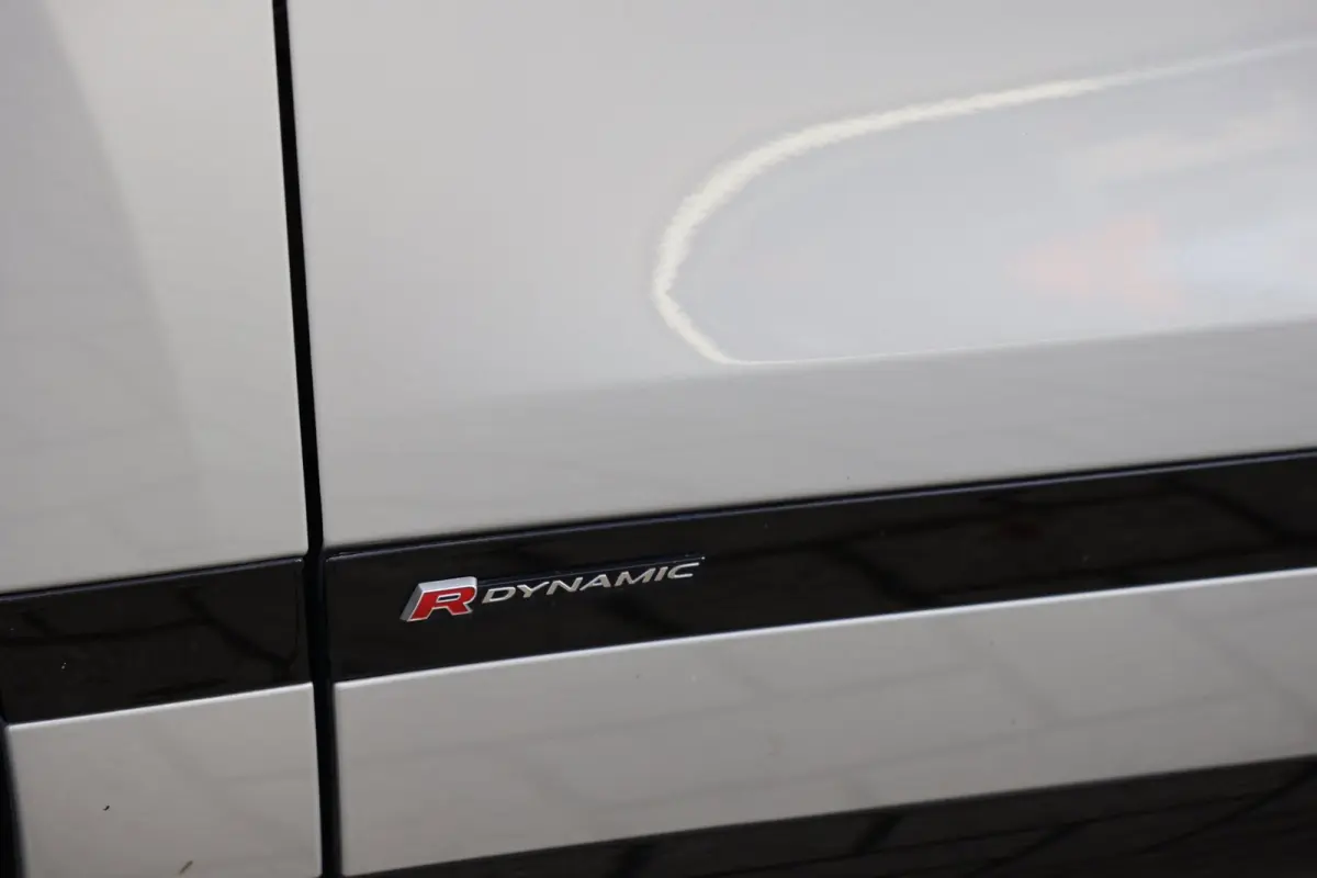 1.5 P300e AWD R-Dynamic HSE | panoramadak | meridian sound | elek. trekhaak | adap. cruise | carplay