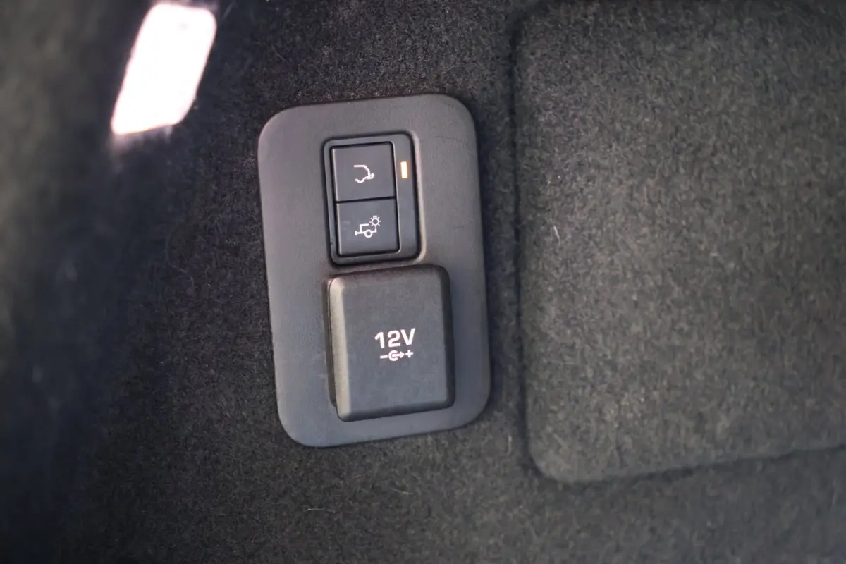 1.5 P300e AWD R-Dynamic HSE | panoramadak | meridian sound | elek. trekhaak | adap. cruise | carplay