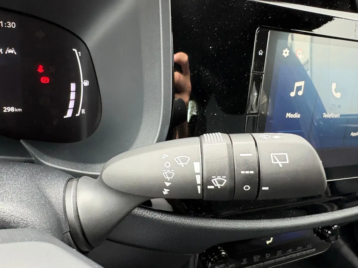 Hybrid 116PK Active Automaat Nieuw uit voorraad! Camera/ Adapt. Cruise/ Carplay- Android auto