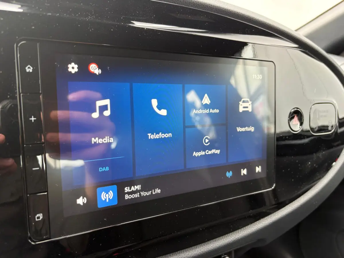 Hybrid 116PK Active Automaat Nieuw uit voorraad! Camera/ Adapt. Cruise/ Carplay- Android auto
