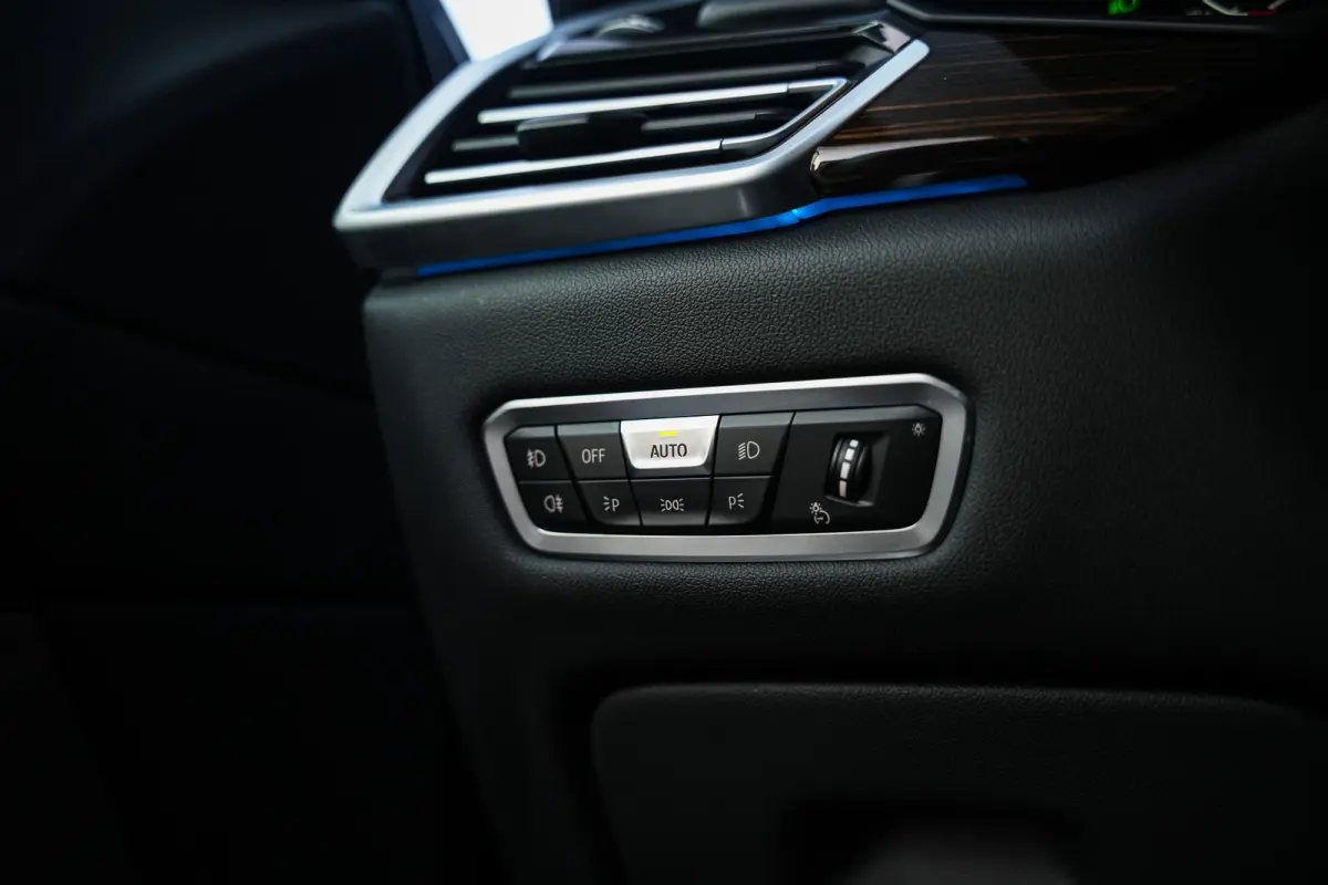 xDrive45e 394 pk High Executive M-Sportpakket /Sky-Lounge/ Laser/ Pano-Dak/ Harman&Kardon/ Soft-Close/ Massage/ Head-Up/ Adap.Cruise/ Keyless/ Trekhaak