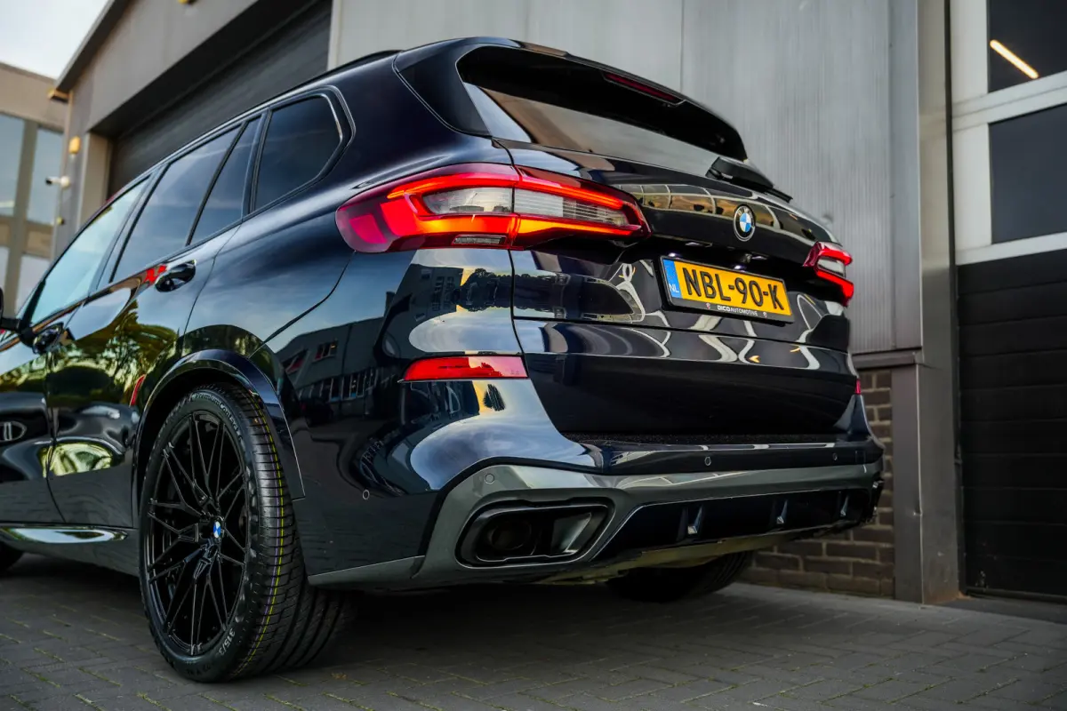 xDrive45e 394 pk High Executive M-Sportpakket /Sky-Lounge/ Laser/ Pano-Dak/ Harman&Kardon/ Soft-Close/ Massage/ Head-Up/ Adap.Cruise/ Keyless/ Trekhaak