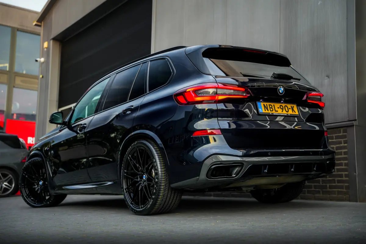 xDrive45e 394 pk High Executive M-Sportpakket /Sky-Lounge/ Laser/ Pano-Dak/ Harman&Kardon/ Soft-Close/ Massage/ Head-Up/ Adap.Cruise/ Keyless/ Trekhaak