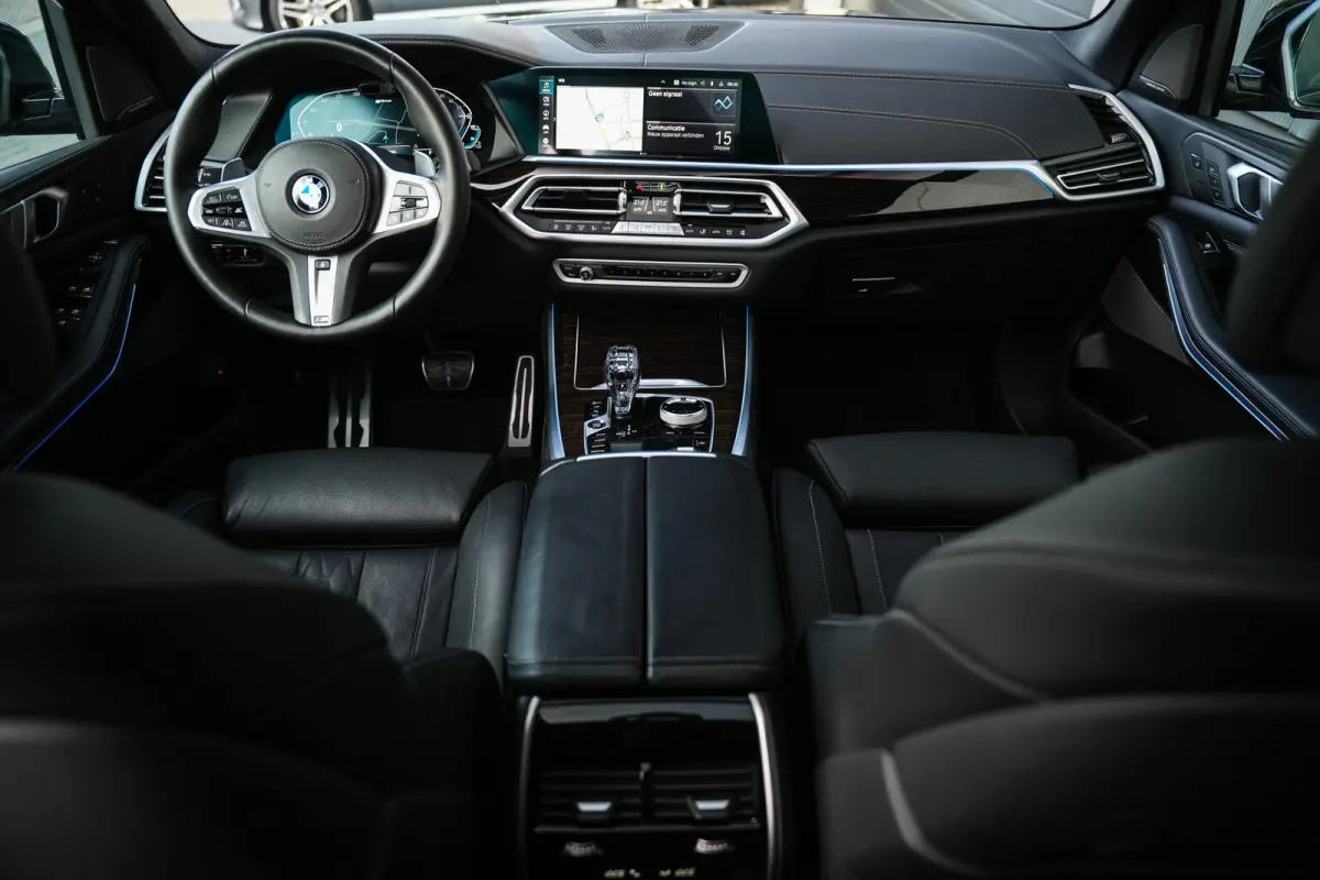xDrive45e 394 pk High Executive M-Sportpakket /Sky-Lounge/ Laser/ Pano-Dak/ Harman&Kardon/ Soft-Close/ Massage/ Head-Up/ Adap.Cruise/ Keyless/ Trekhaak