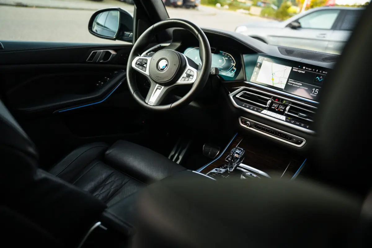 xDrive45e 394 pk High Executive M-Sportpakket /Sky-Lounge/ Laser/ Pano-Dak/ Harman&Kardon/ Soft-Close/ Massage/ Head-Up/ Adap.Cruise/ Keyless/ Trekhaak