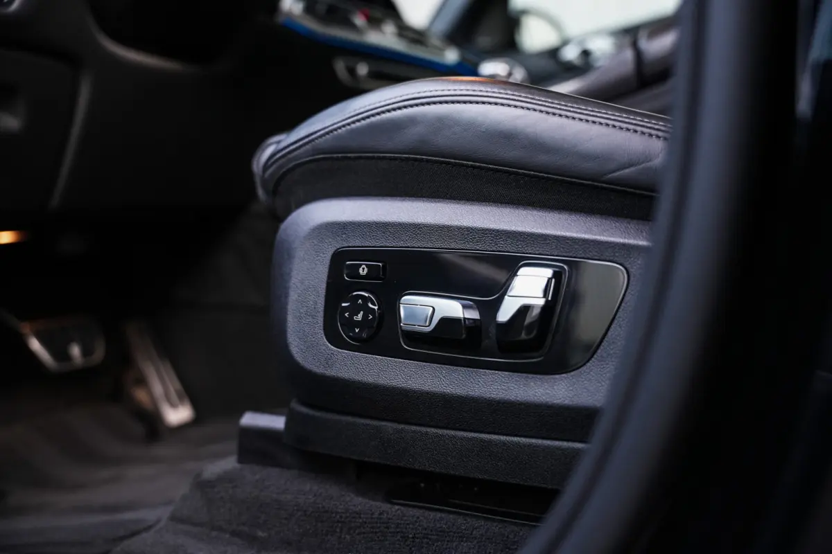 xDrive45e 394 pk High Executive M-Sportpakket /Sky-Lounge/ Laser/ Pano-Dak/ Harman&Kardon/ Soft-Close/ Massage/ Head-Up/ Adap.Cruise/ Keyless/ Trekhaak